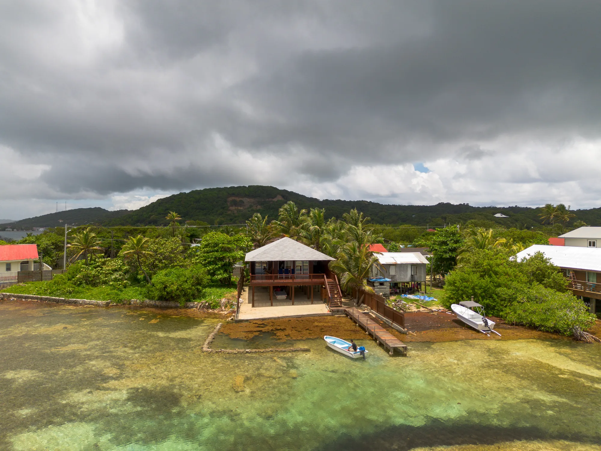 Sunrise Point Retreat — exterior photo 8 of 11