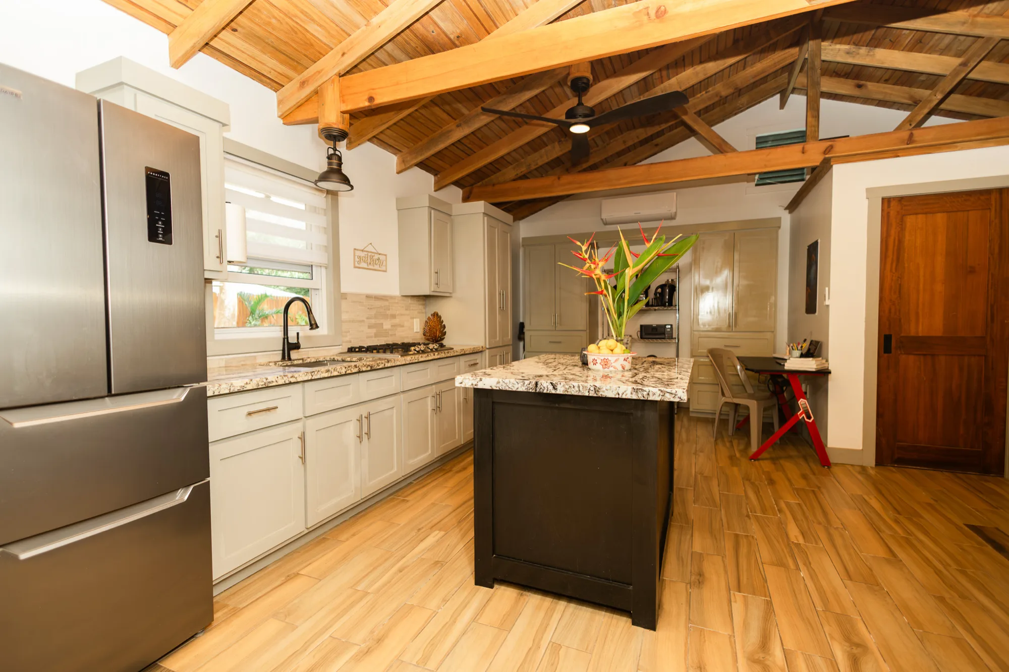 Casa Colibri — interior photo 9 of 18