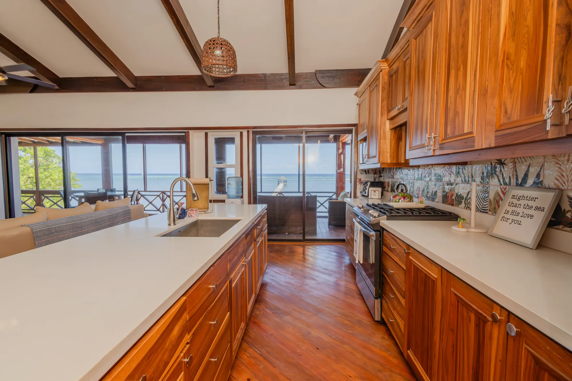 Beachfront Living & Income Retreat — interior photo 20 of 37